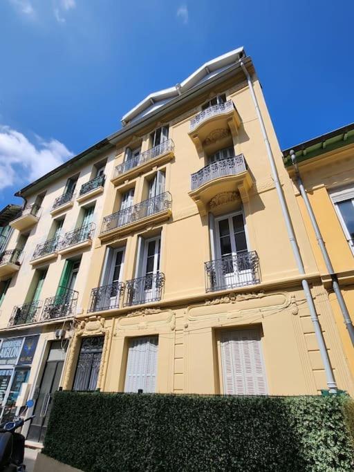 Nice Fac St Jean D'Angely Ngoại thất bức ảnh